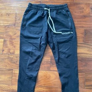 Vanquish black joggers Medium